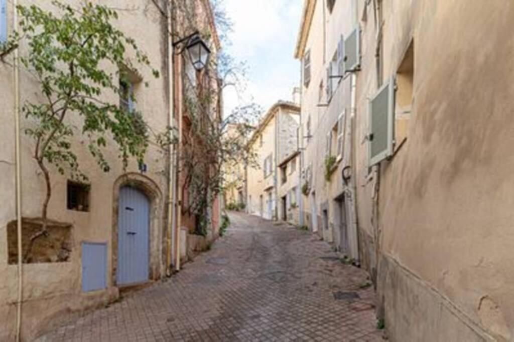 Le Charme Du Medieval Dans Un Appartement Cosy Hyères Zewnętrze zdjęcie